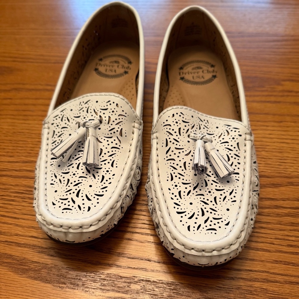 Driver Club USA White Laser-Cut Tassel Loafers - Picture 4 of 5